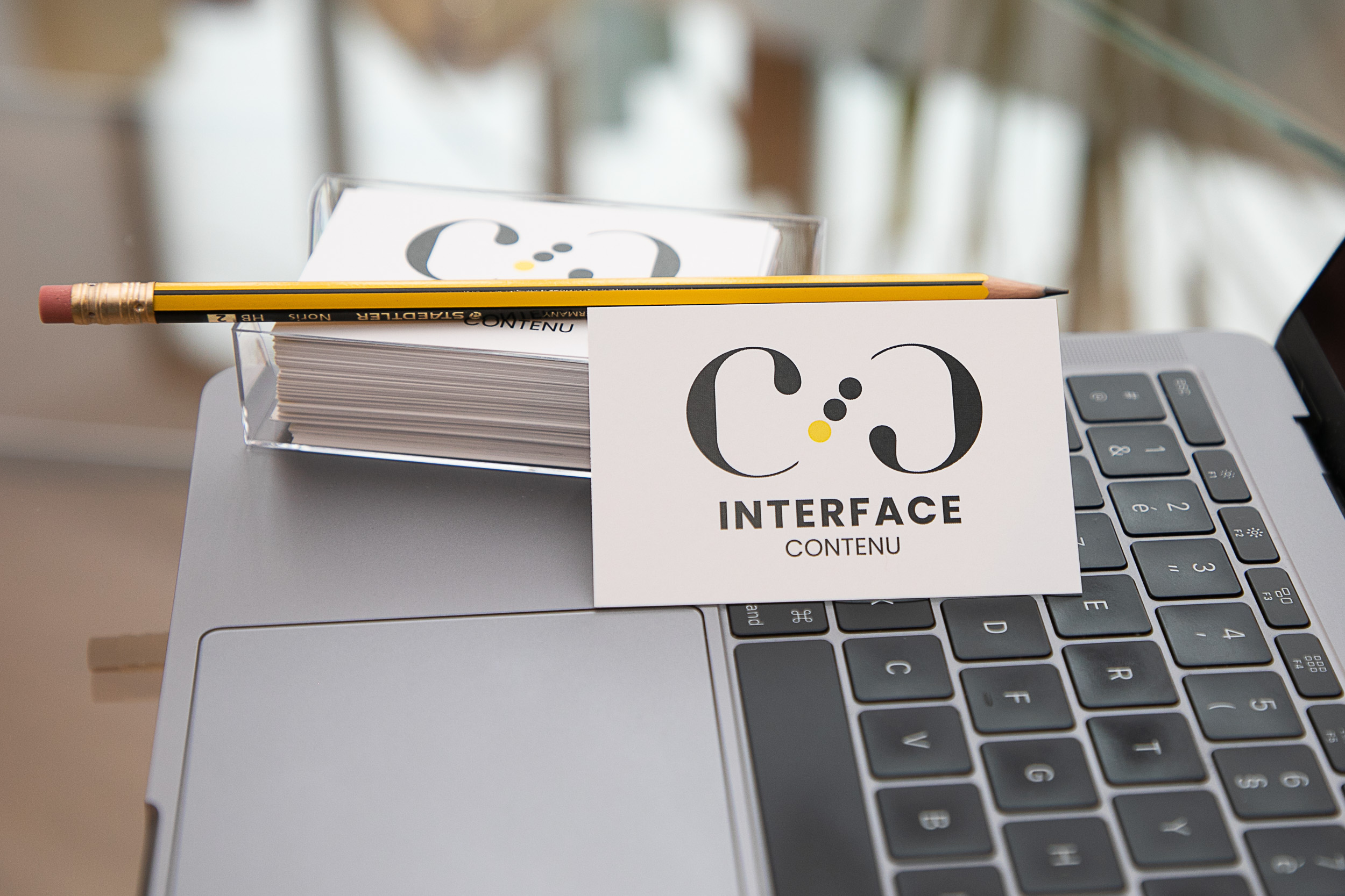 prise-contact-interface-contenu